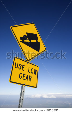 USE LOW GEAR VECTOR SIGN Logo photo - 1